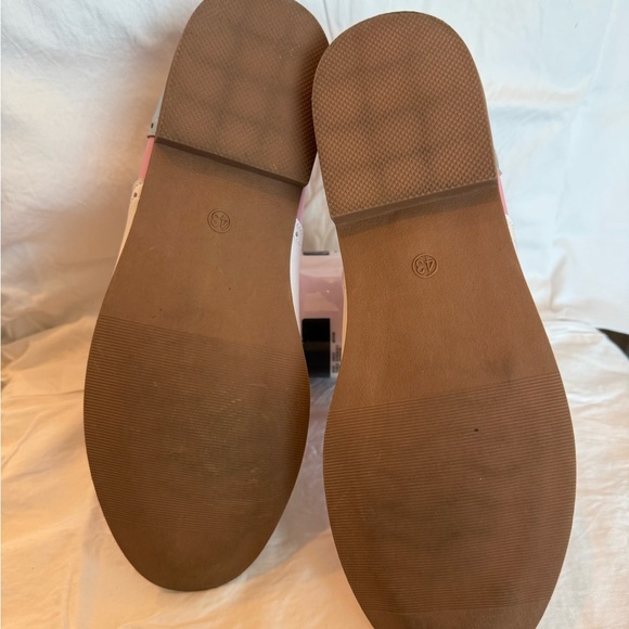 Pink, White & Silver Oxford Brogues – Size 43-Perfect W/ a Poodle Skirt! - Picture 4 of 10